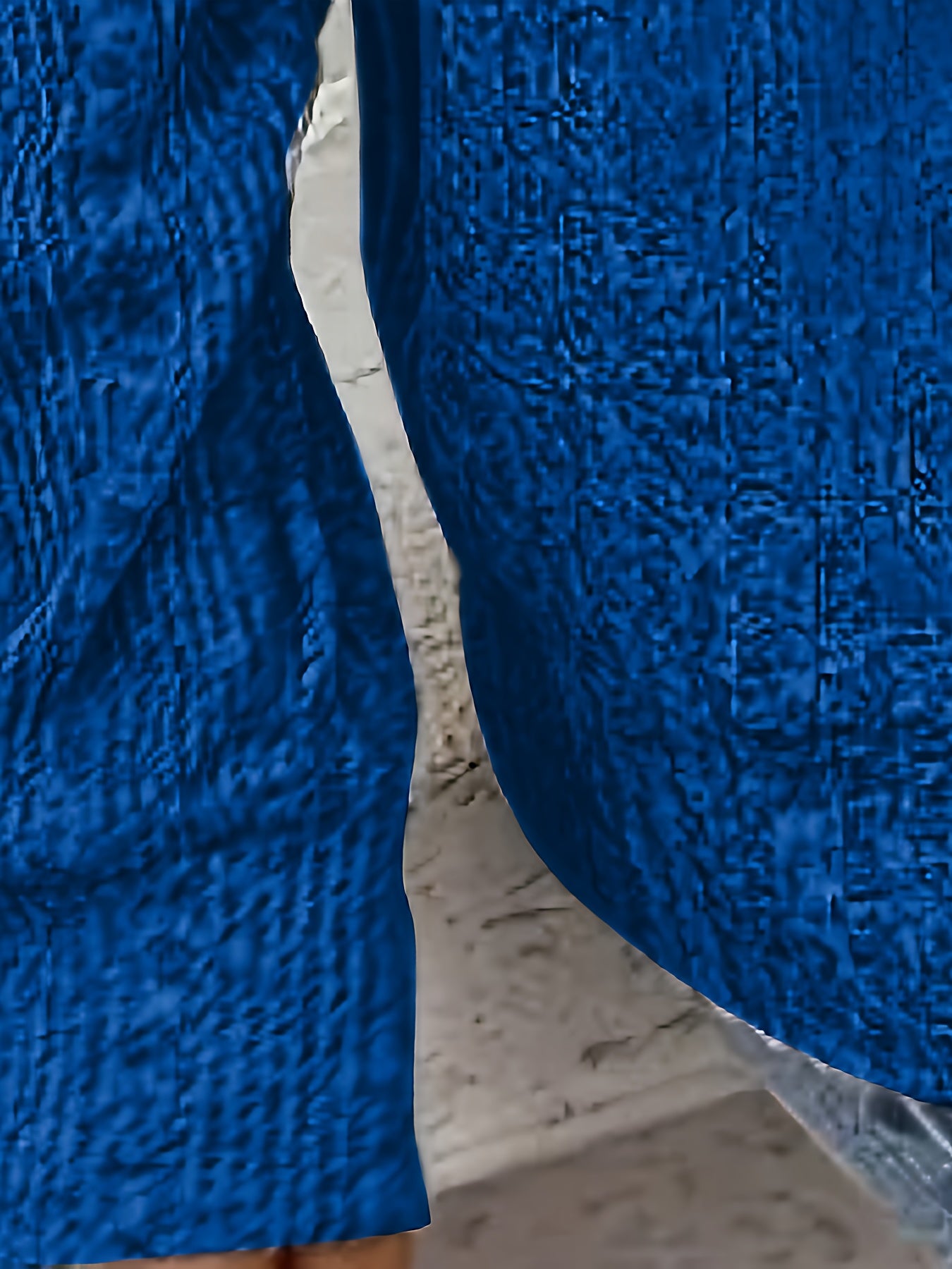 Sudadera de Punto a Rayas con Capucha – Diseño Moderno y Confort Absoluto