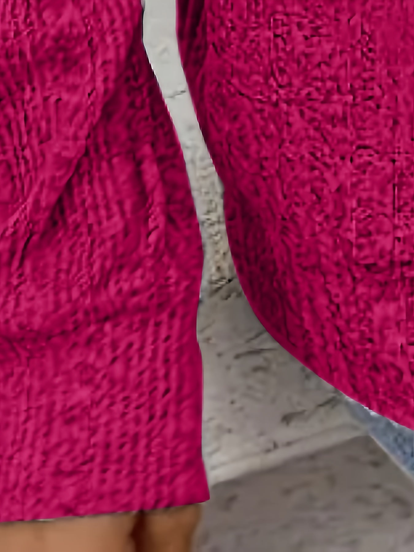 Sudadera de Punto a Rayas con Capucha – Diseño Moderno y Confort Absoluto