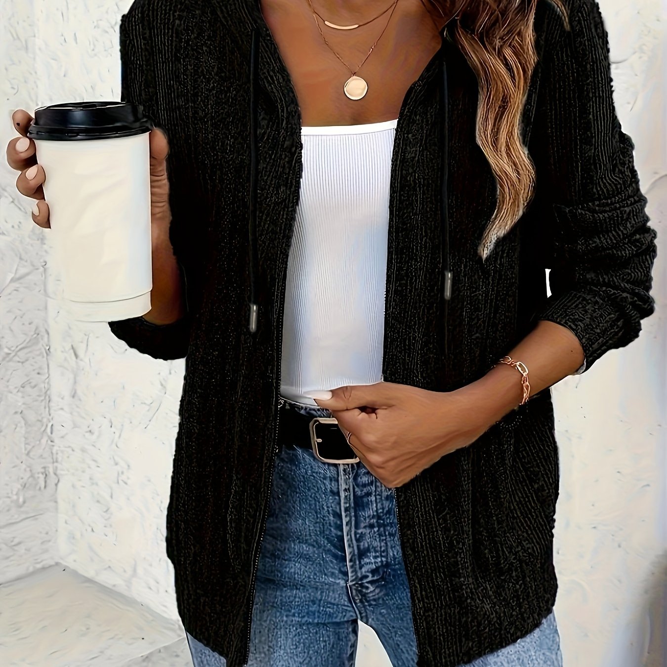 Sudadera de Punto a Rayas con Capucha – Diseño Moderno y Confort Absoluto