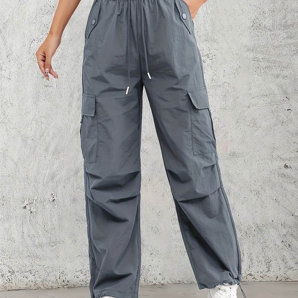 Diseño Versátil para Mujeres Activas: Pantalones Cargo Cómodos y Modernos