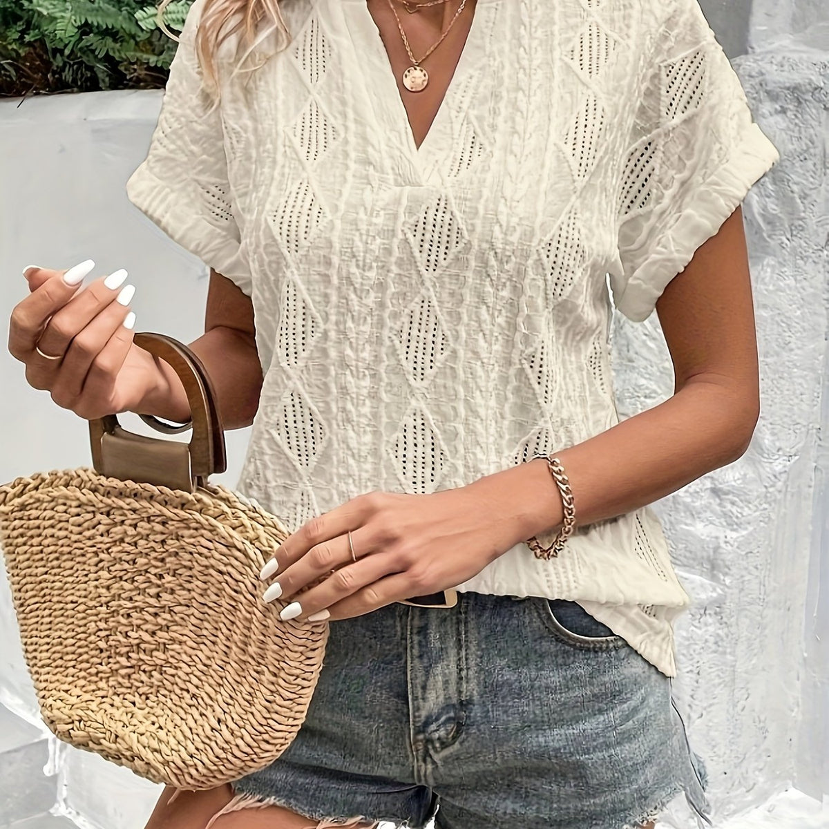 Top Corto con Hombros Descubiertos – Estilo Romántico y Fresco para el Verano