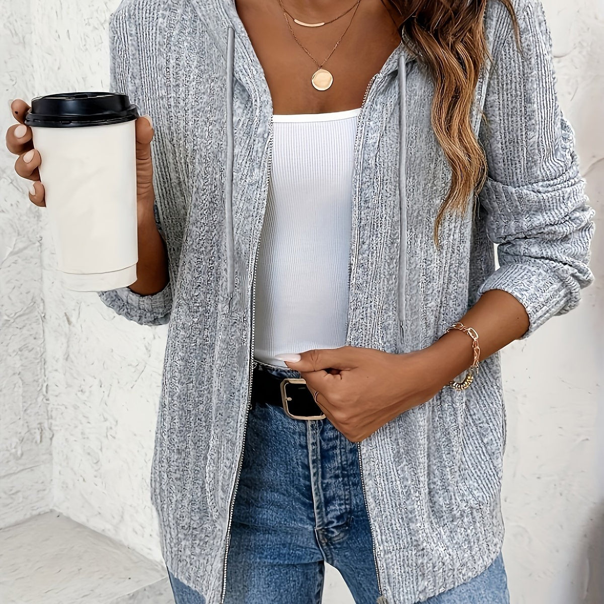 Sudadera de Punto a Rayas con Capucha – Diseño Moderno y Confort Absoluto