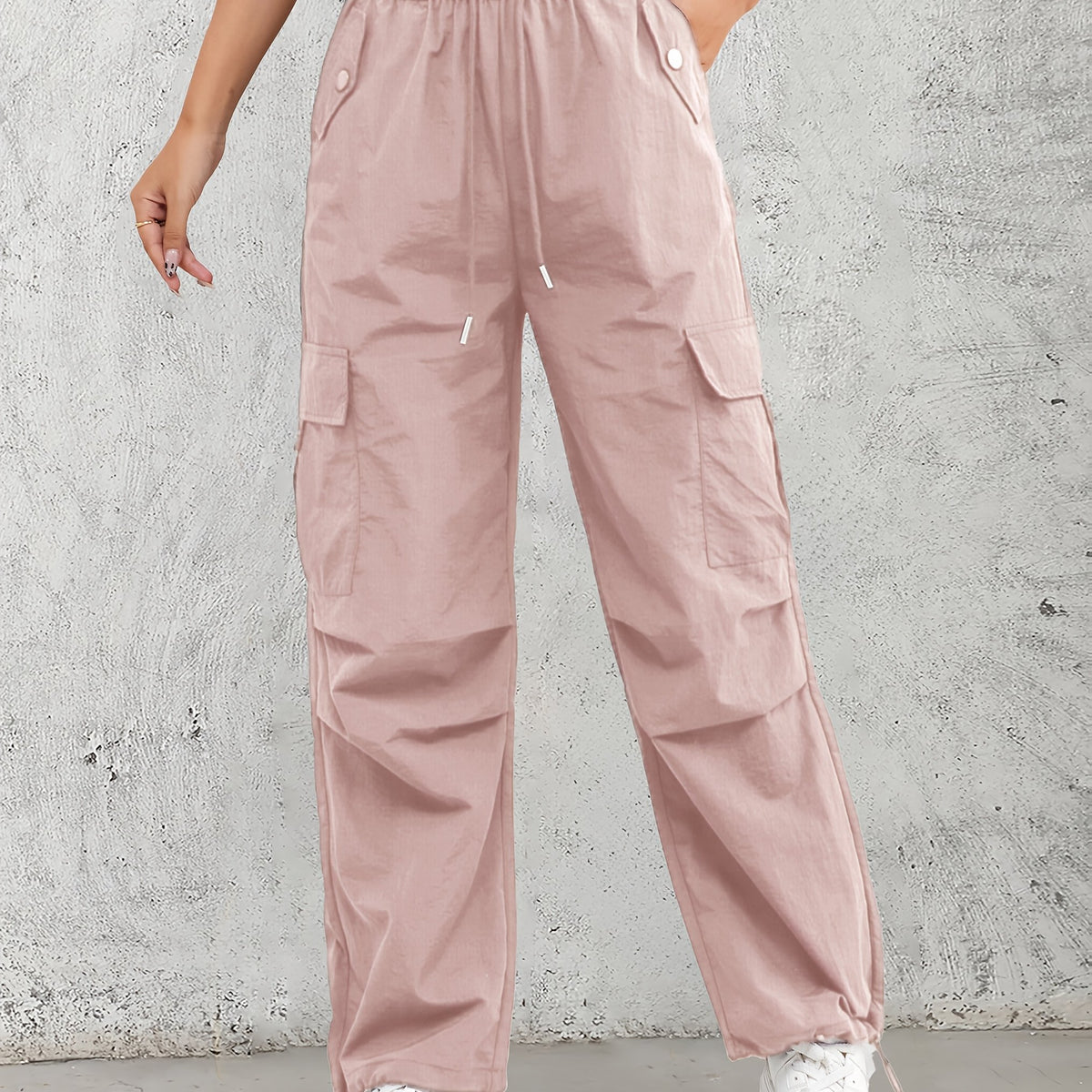 Diseño Versátil para Mujeres Activas: Pantalones Cargo Cómodos y Modernos