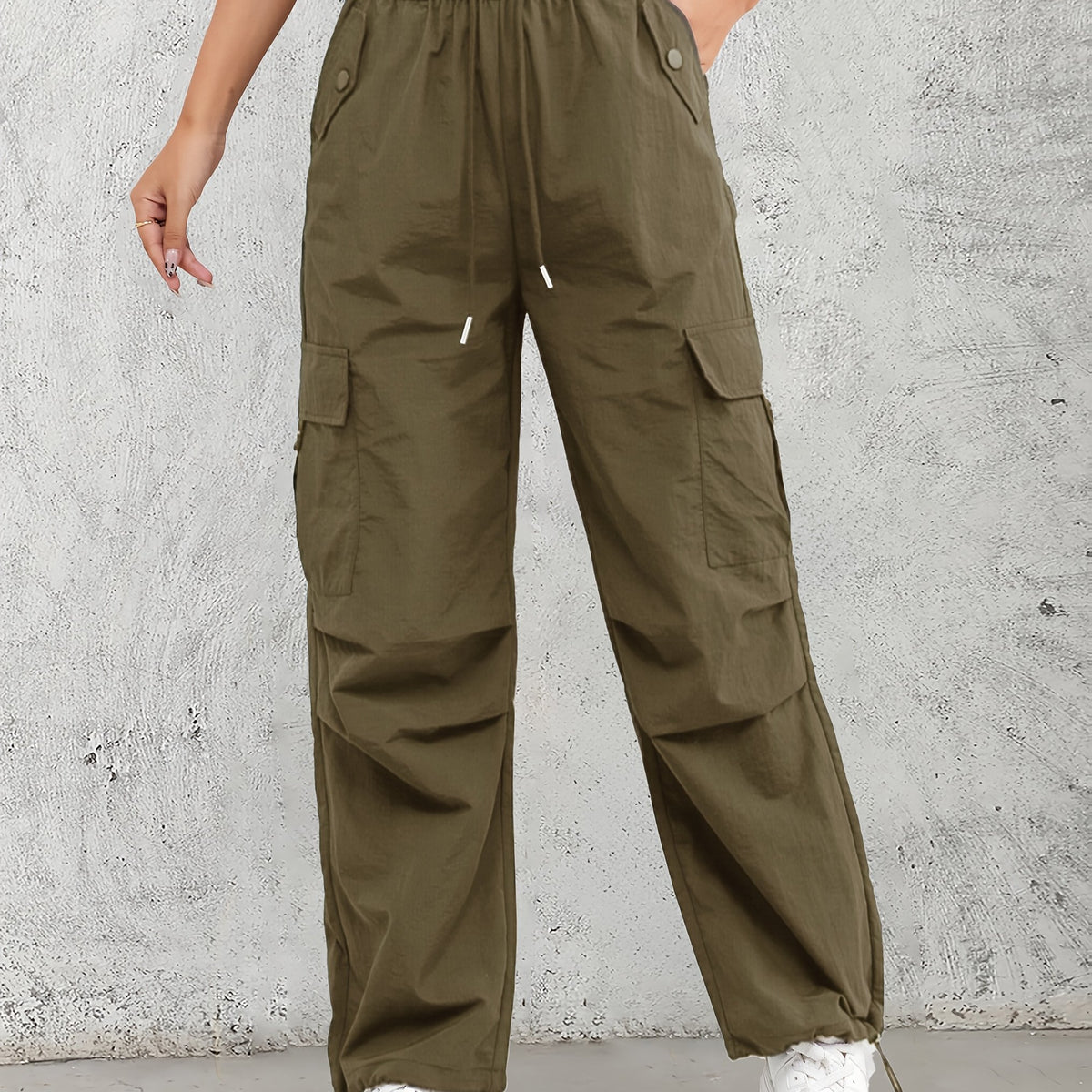 Diseño Versátil para Mujeres Activas: Pantalones Cargo Cómodos y Modernos