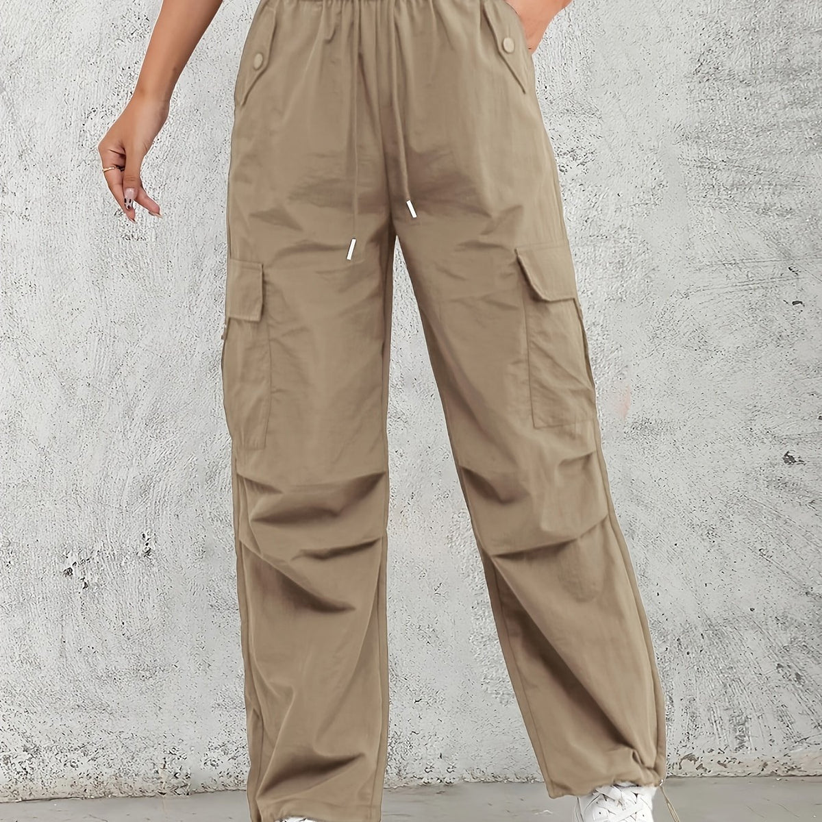 Diseño Versátil para Mujeres Activas: Pantalones Cargo Cómodos y Modernos