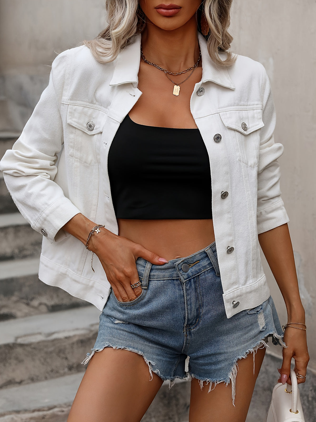 Chaqueta Vaquera Corta para Mujer – Estilo Casual y Atemporal