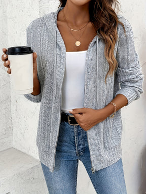 Sudadera de Punto a Rayas con Capucha – Diseño Moderno y Confort Absoluto