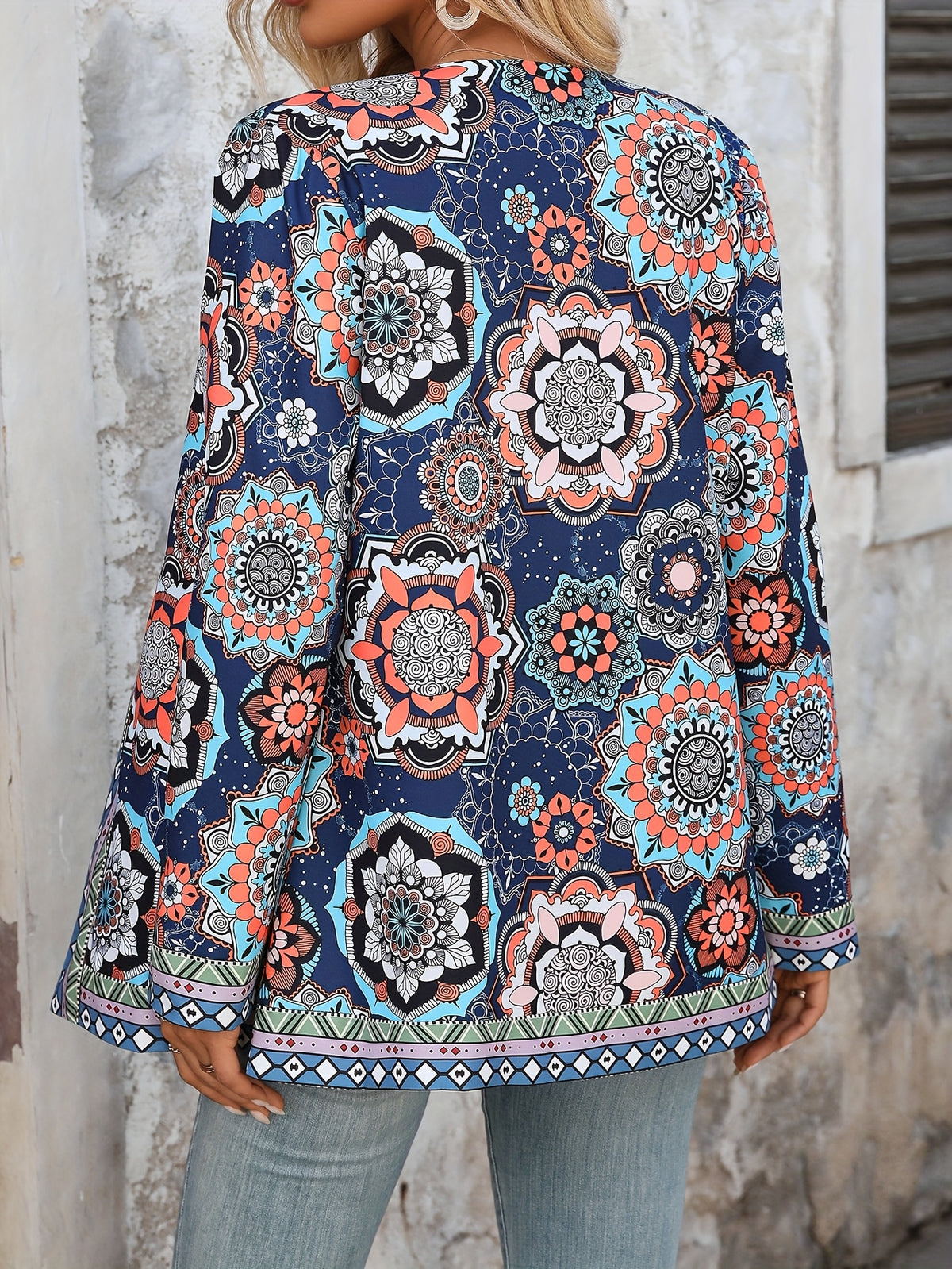 Chaqueta Floral Elegante para Mujer – Estilo Romántico con Toque Moderno