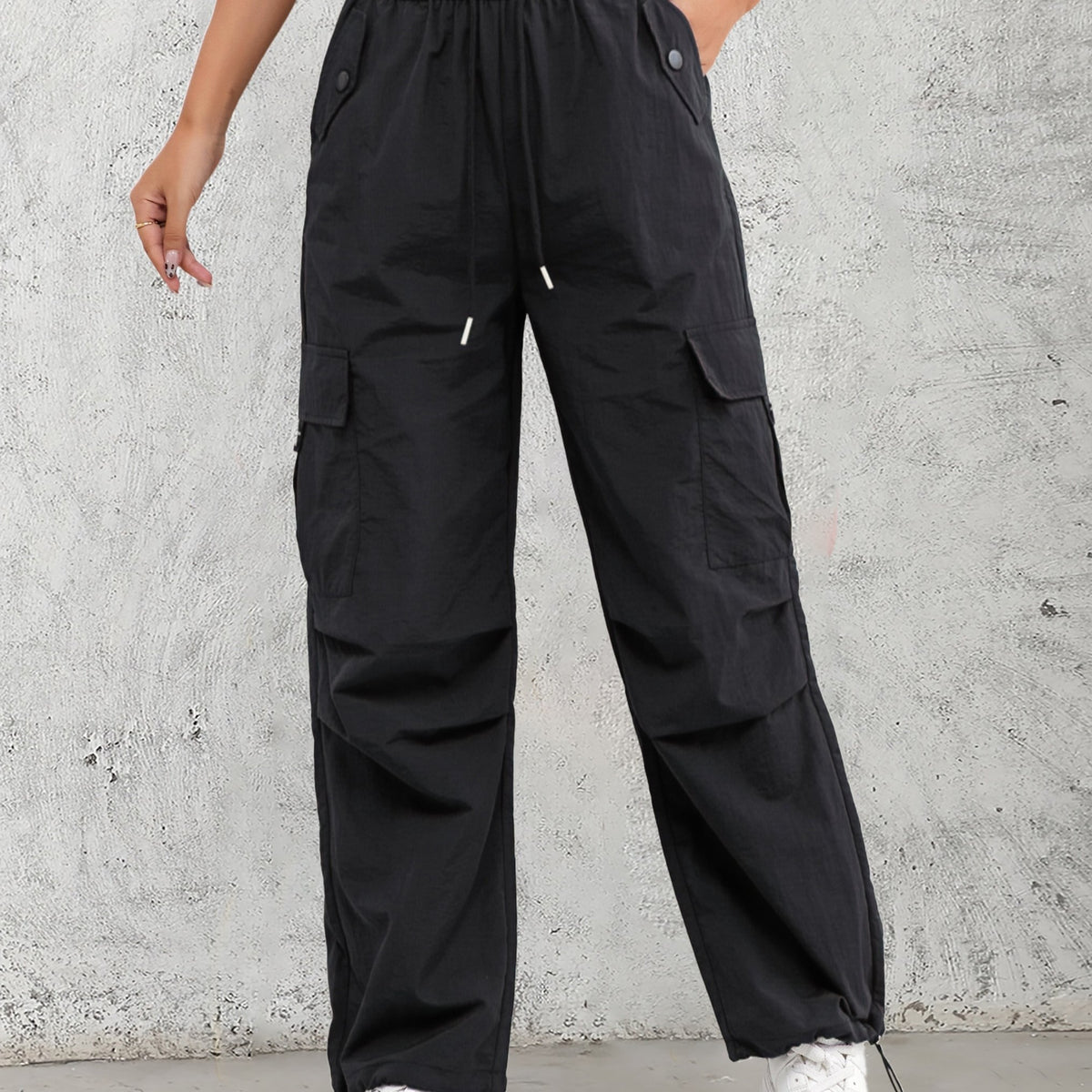 Diseño Versátil para Mujeres Activas: Pantalones Cargo Cómodos y Modernos